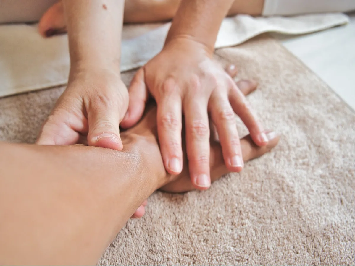 Four Hands at EropSpa, available in MG Road